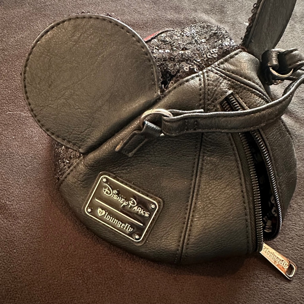 Loungefly Heart Logo Disney Parks Mickey Ears Mouseketeer Black 3d Novelty Bag - Picture 2 of 5